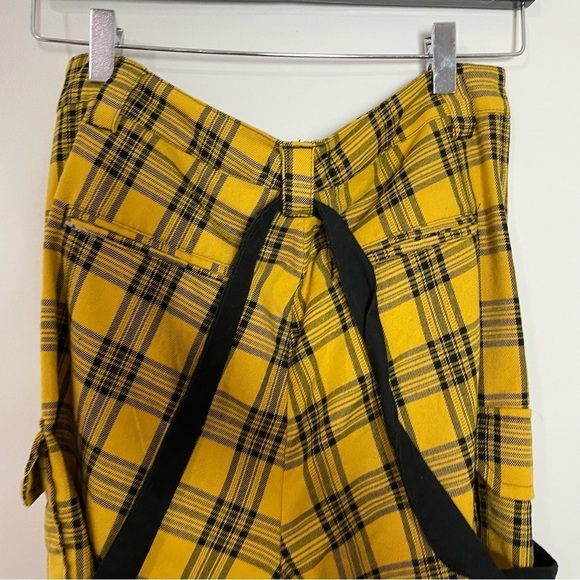 [Hot Topic] Yellow & Plaid Print Edgy Academia Punk Rock Cargo Suspender Shorts - Picture 7 of 7